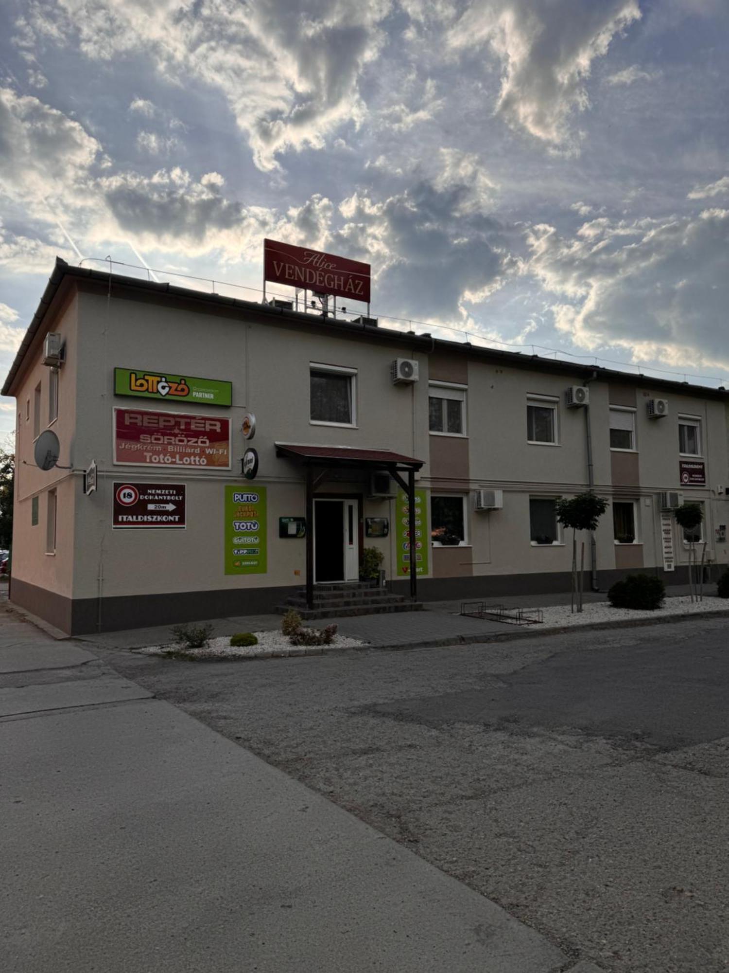 Alice Vendeghaz Bed and Breakfast Kalocsa Εξωτερικό φωτογραφία